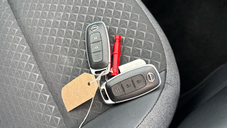 Nissan Juke 1.0 DiG-T N-Connecta 5dr Petrol Hatchback